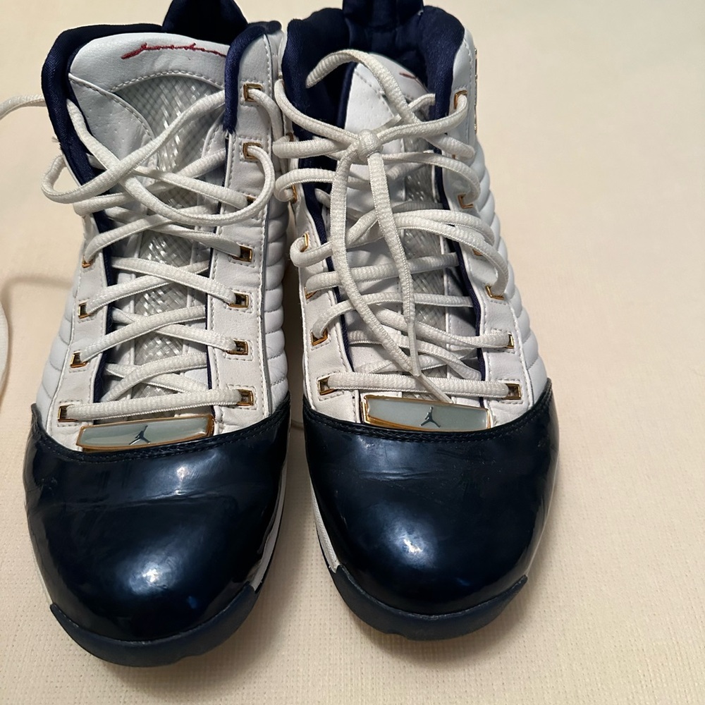 Jordan’s - Picture 1 of 4